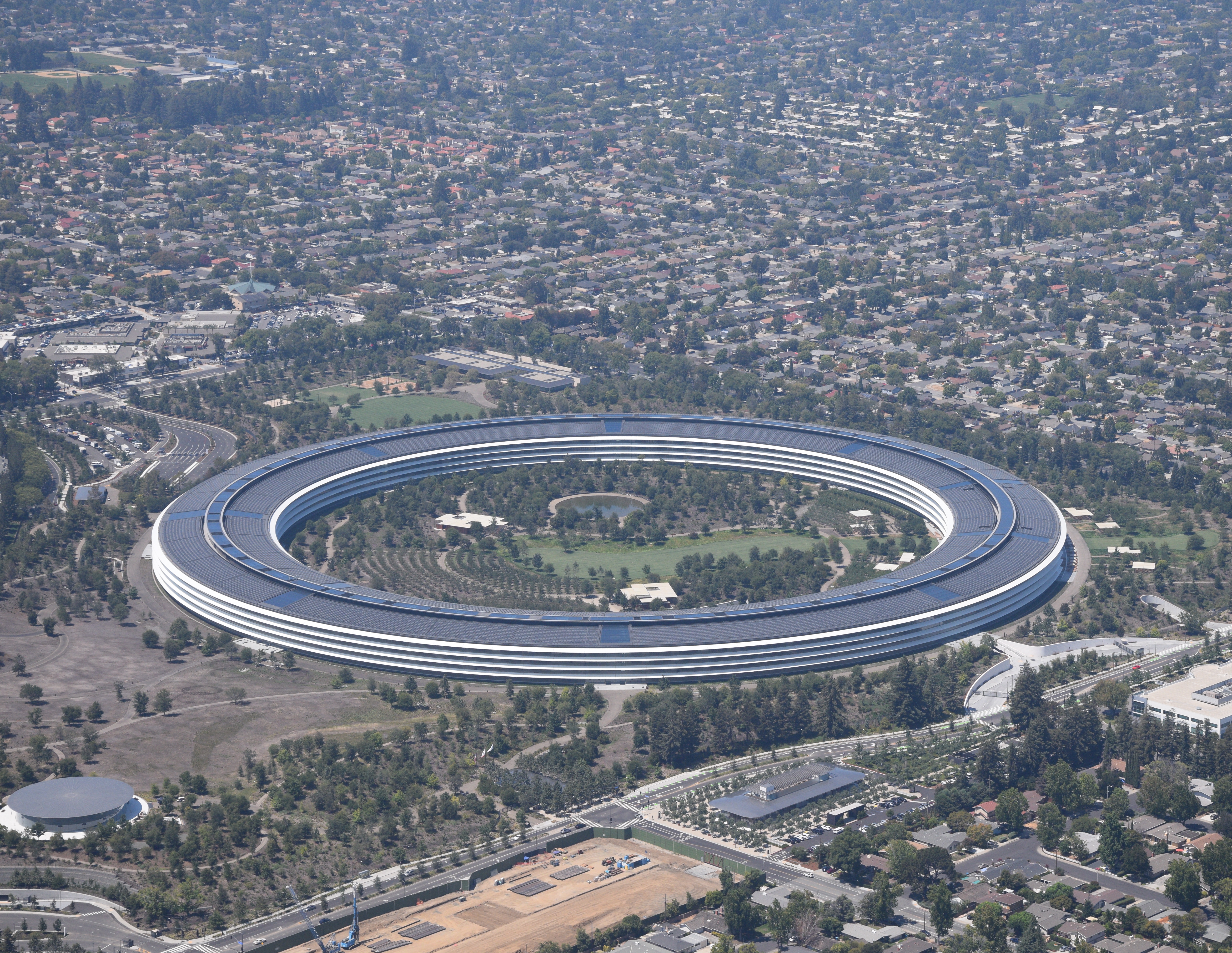 New Apple campus in Silicon Valley, 2018